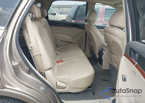 2010 Hyundai Veracruz Limited z USA, uszkodzony, nr VIN KM8NU4CC7AU132444